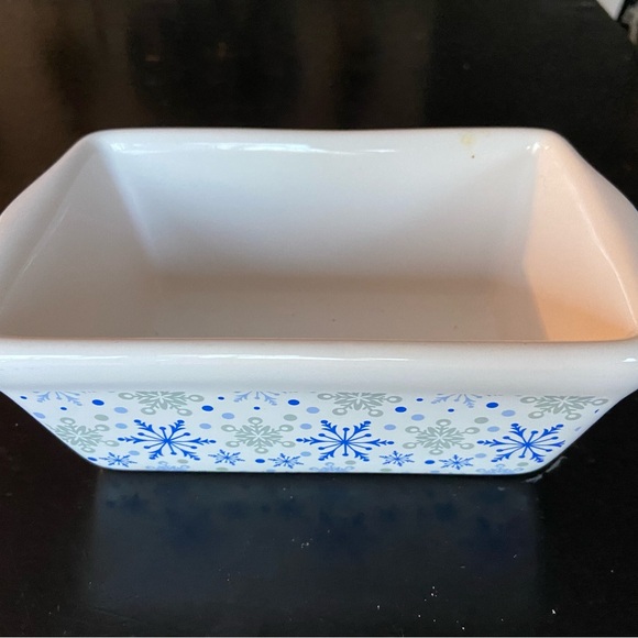 Celebrate It! Mini Snowflake Loaf Pan - Picture 2 of 5